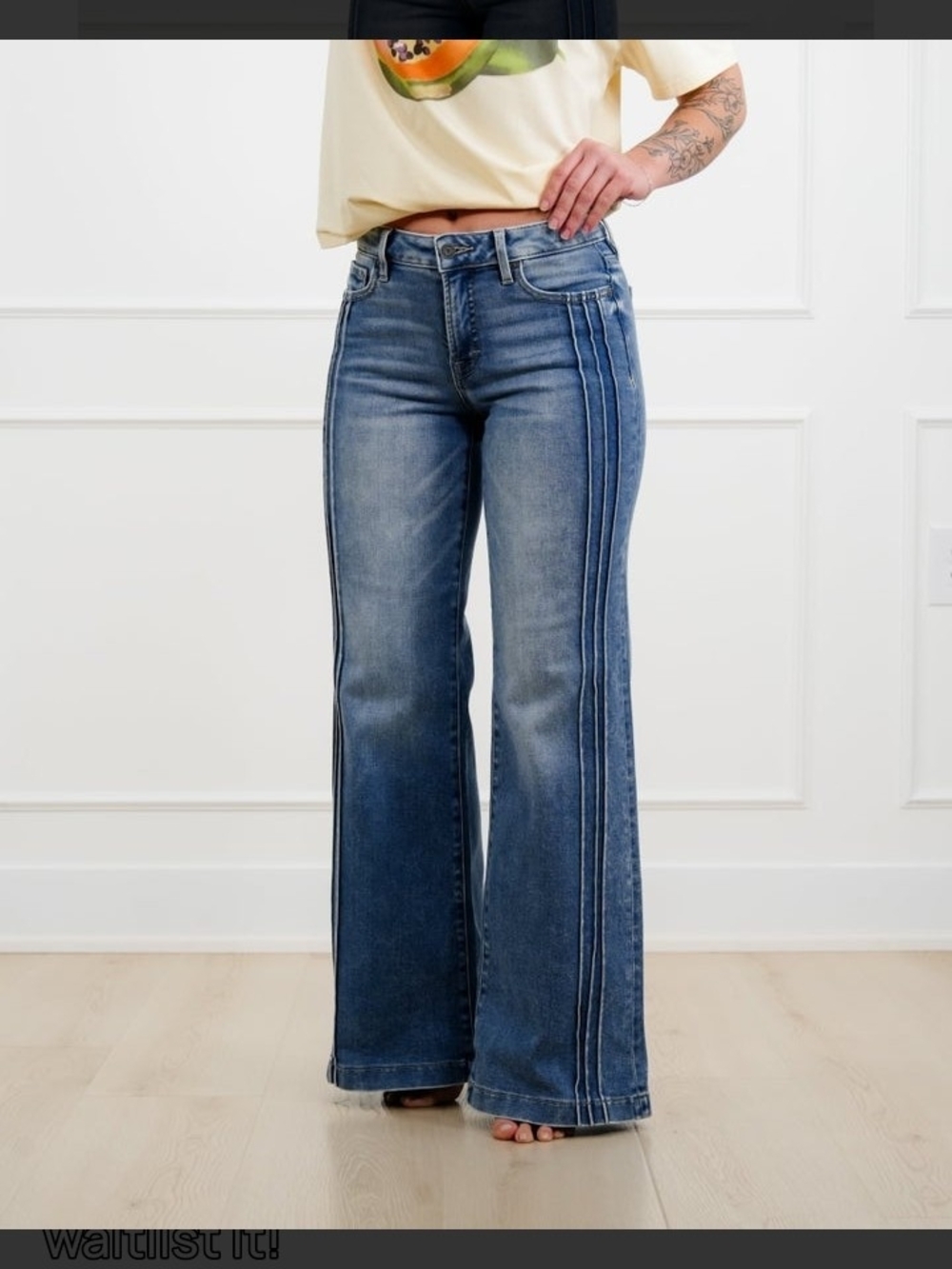 Mid-Rise Wide Leg Women's Jeans in DARK Blue